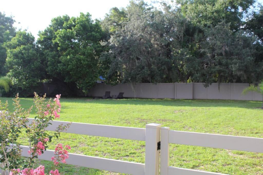 Beautiful Retreat, Hot Tub & Outdoor Living Space. Eustis Exterior photo